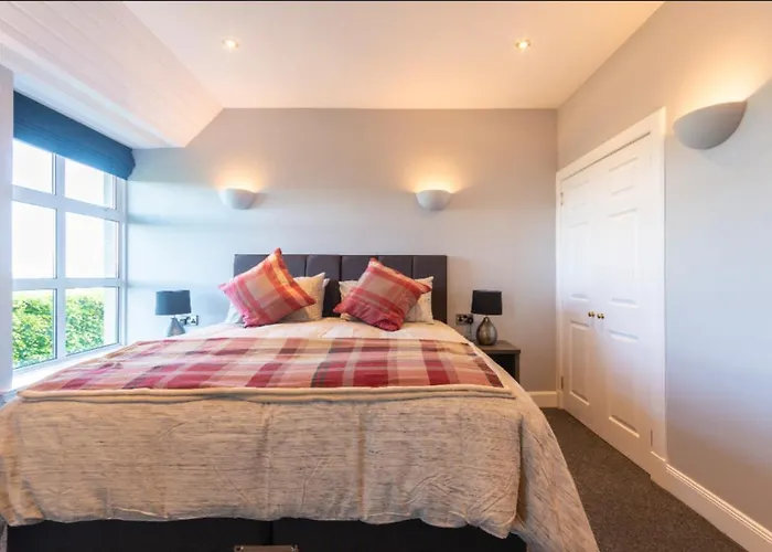 Denbrae Cottage West